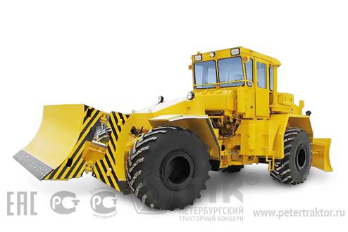 Машина универсальная К-702-МБА-01 БКУ ПТК с клиновидным отвалом